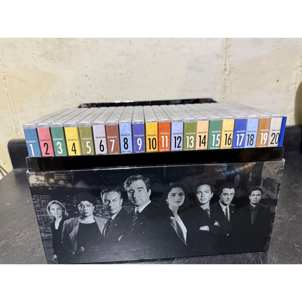 Law & Order The Complete Series Seasons 1-20 DVD Box Set 104 Discs 2011 NBC NYC - Picture 6 of 10